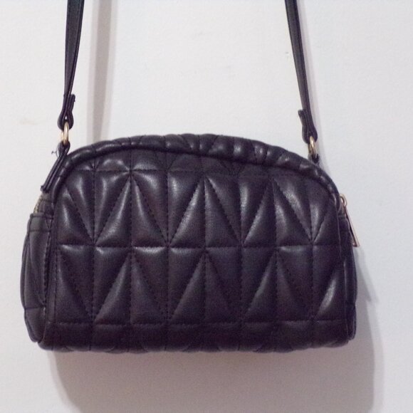 Forever 21 Crossbody Black Quilted Style w/Gold Accents Adj Strap - Picture 3 of 7